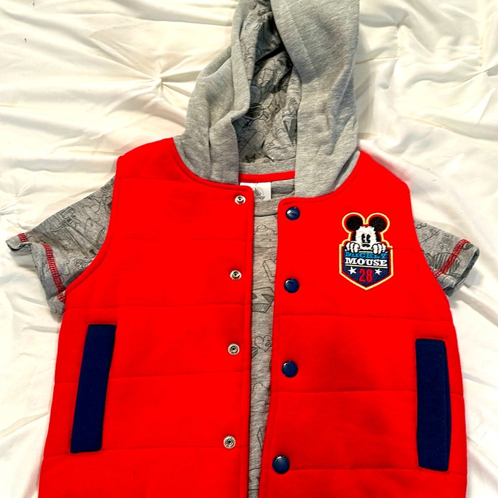 2 piece Disney set. Size youth 4.